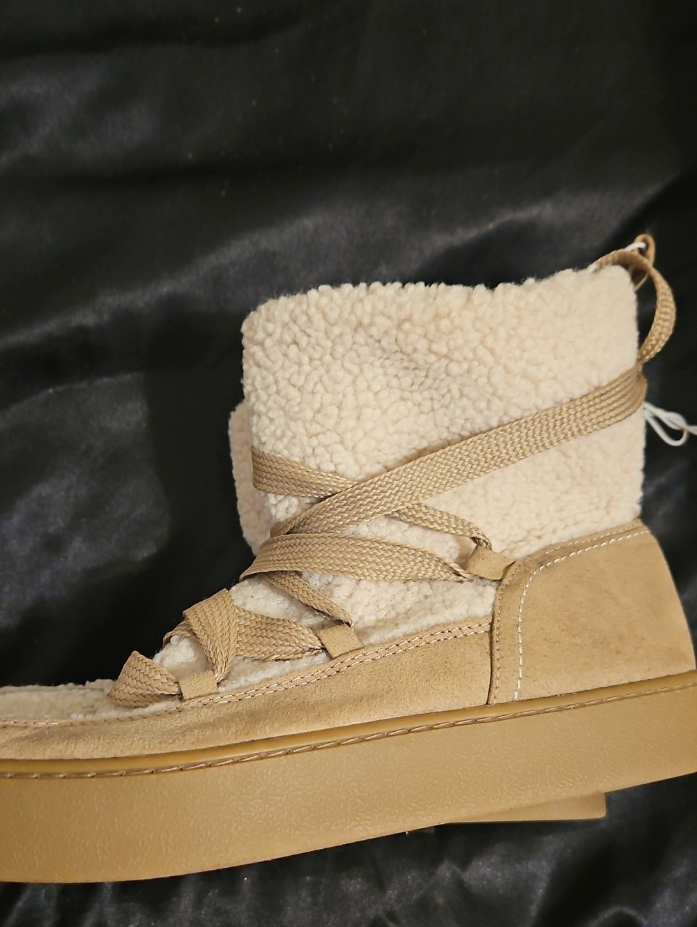 Universal Thread Tan Shearling Lace-Up Winter Boot